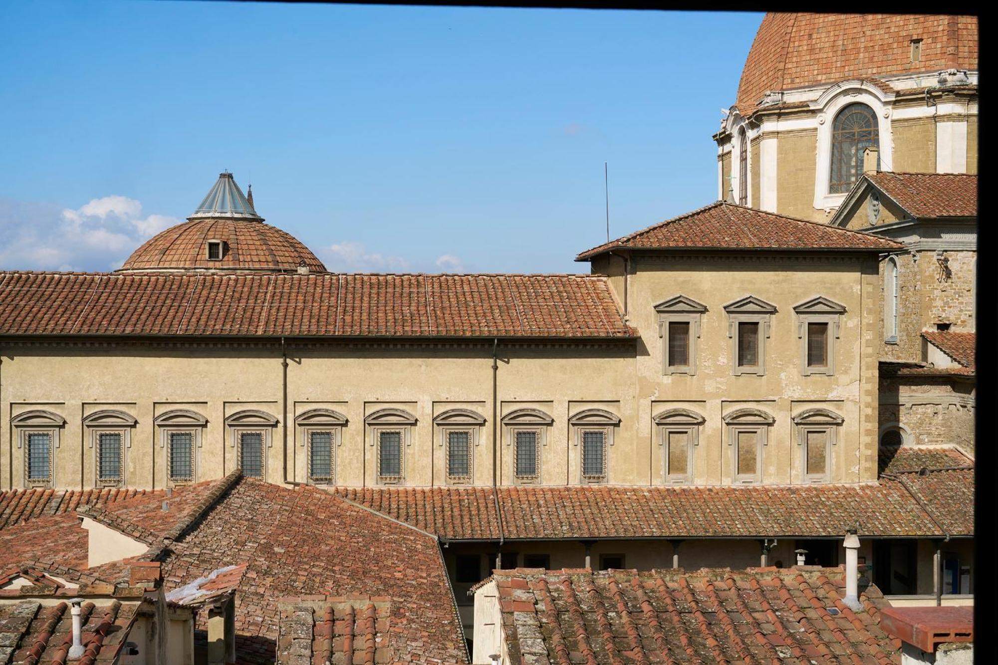 On The Duomo - Super Chic Apartment Florenţa Exterior foto