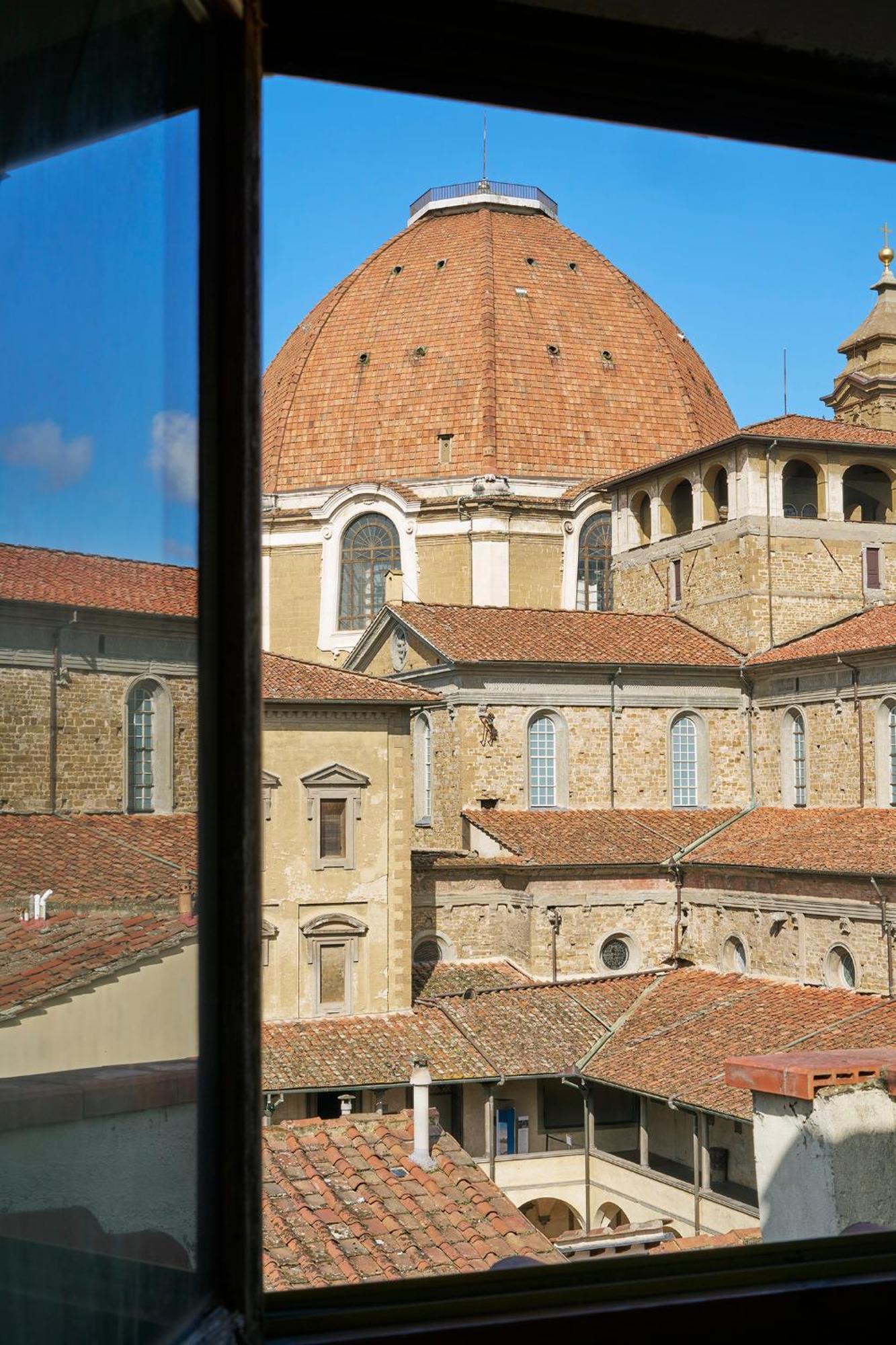On The Duomo - Super Chic Apartment Florenţa Exterior foto